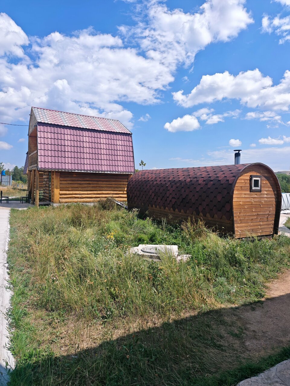 Домики и банная бочка