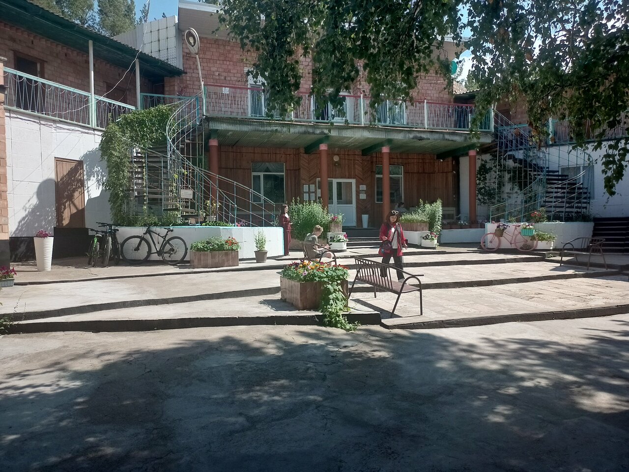Двор дома отдыха