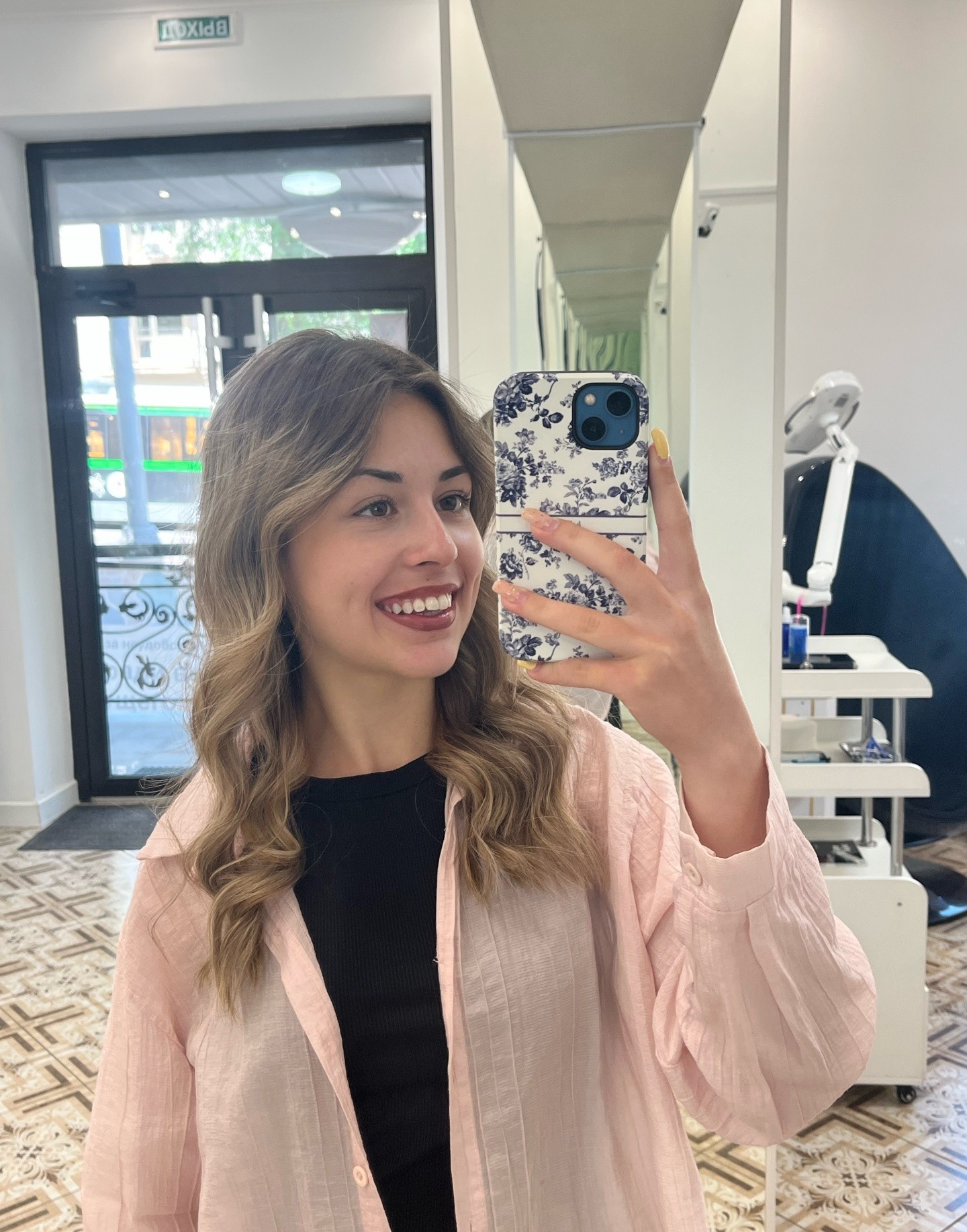 32 whitening room