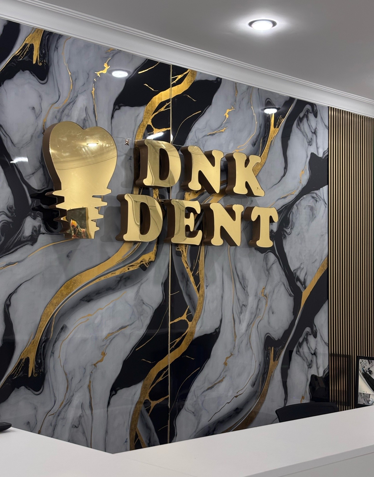DNK Dent